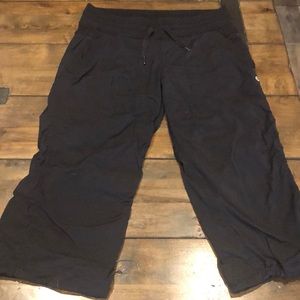 Lululemon cropped studio pants, unlined size 6